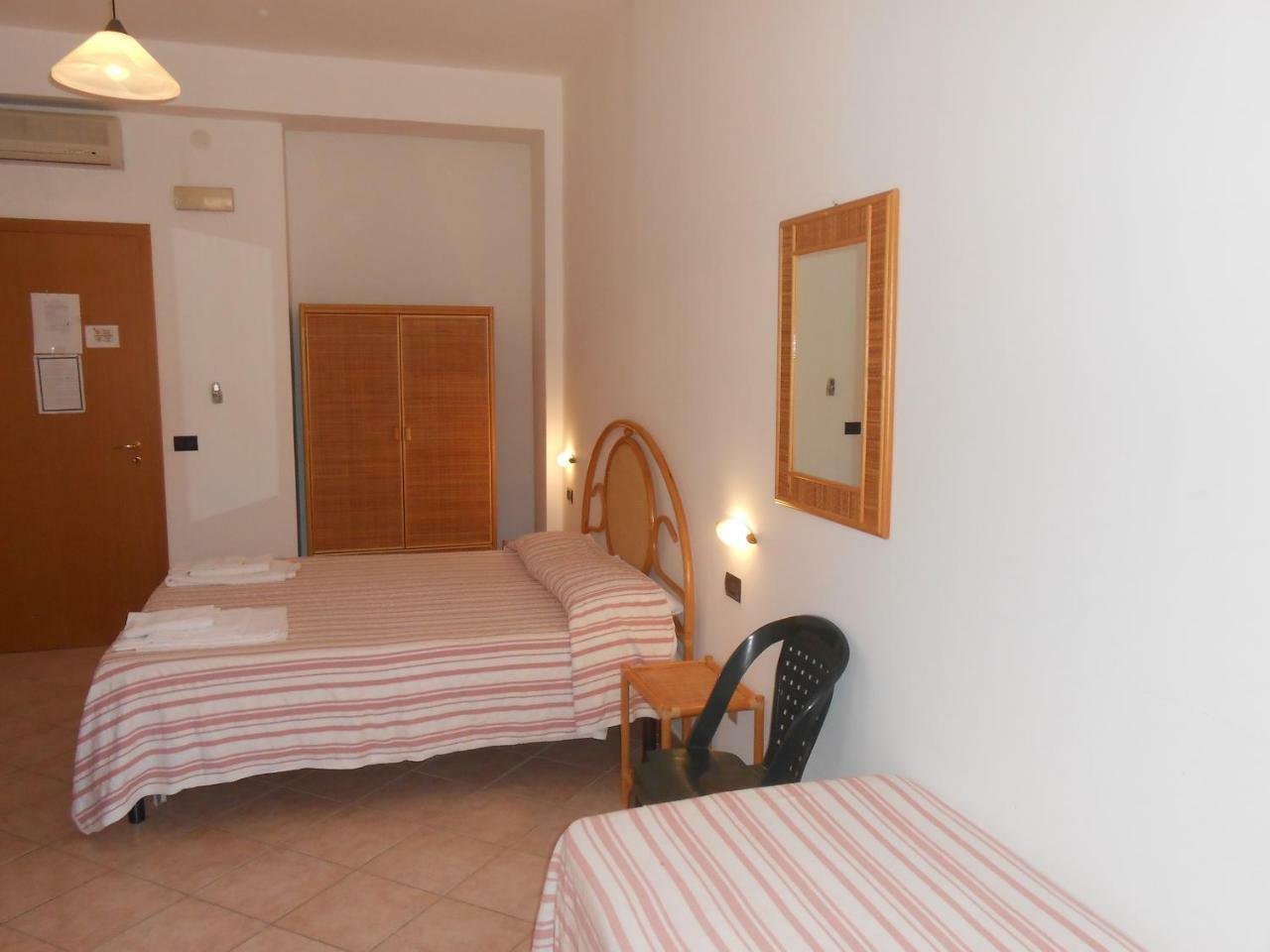 Albergo Il Terrazzino Вібо-Валентія-Маріна Екстер'єр фото