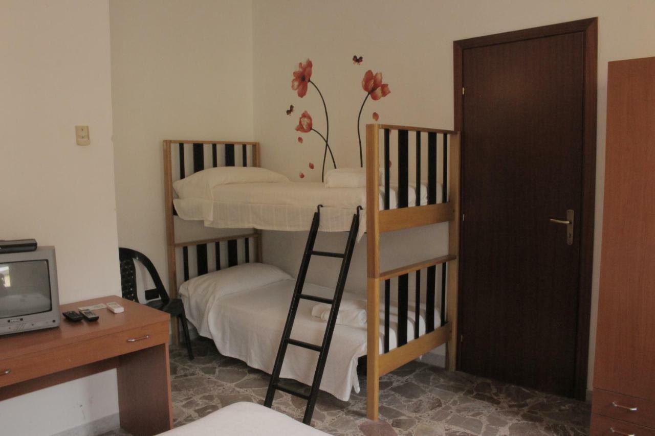 Albergo Il Terrazzino Вібо-Валентія-Маріна Екстер'єр фото